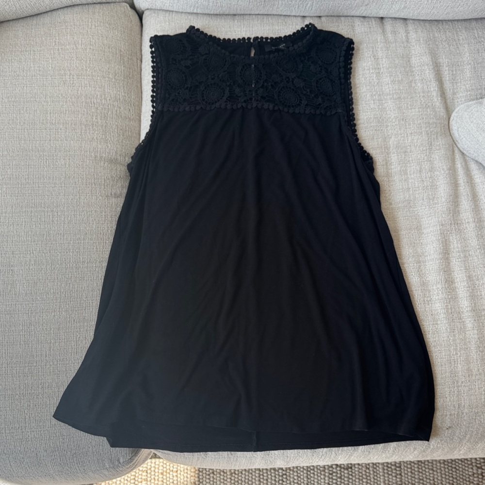 Halogen Black Sleeveless Lace Blouse